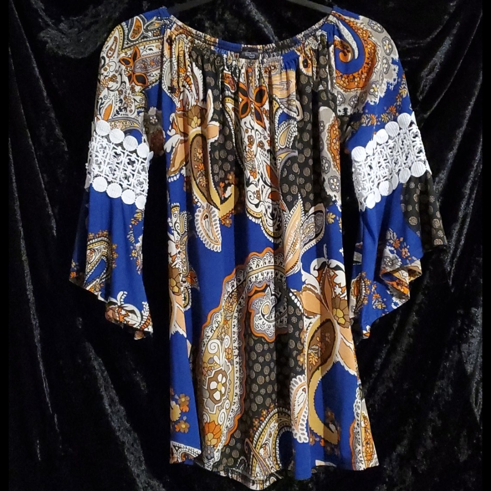 Shirt, could be worn as a short mini dress